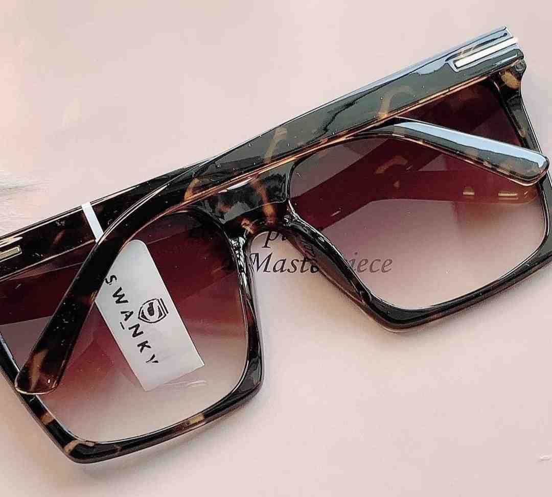 Swanky red lens shades | leopard Design Frame