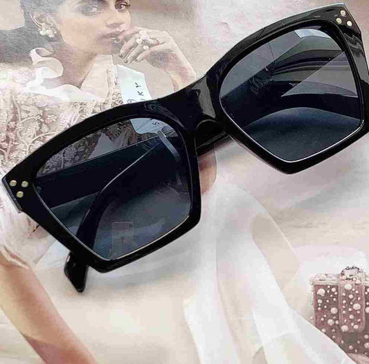 Swanky black lens sunglasses | Summer Shades