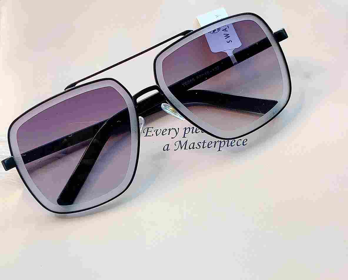 Swanky purple lens sunglass